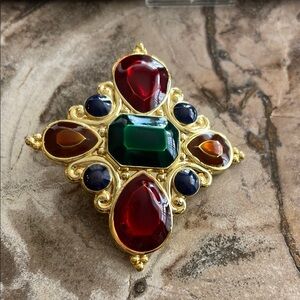 Vintage Jay Stongwater Gold And Multicolor Maltese Pendant Scarf